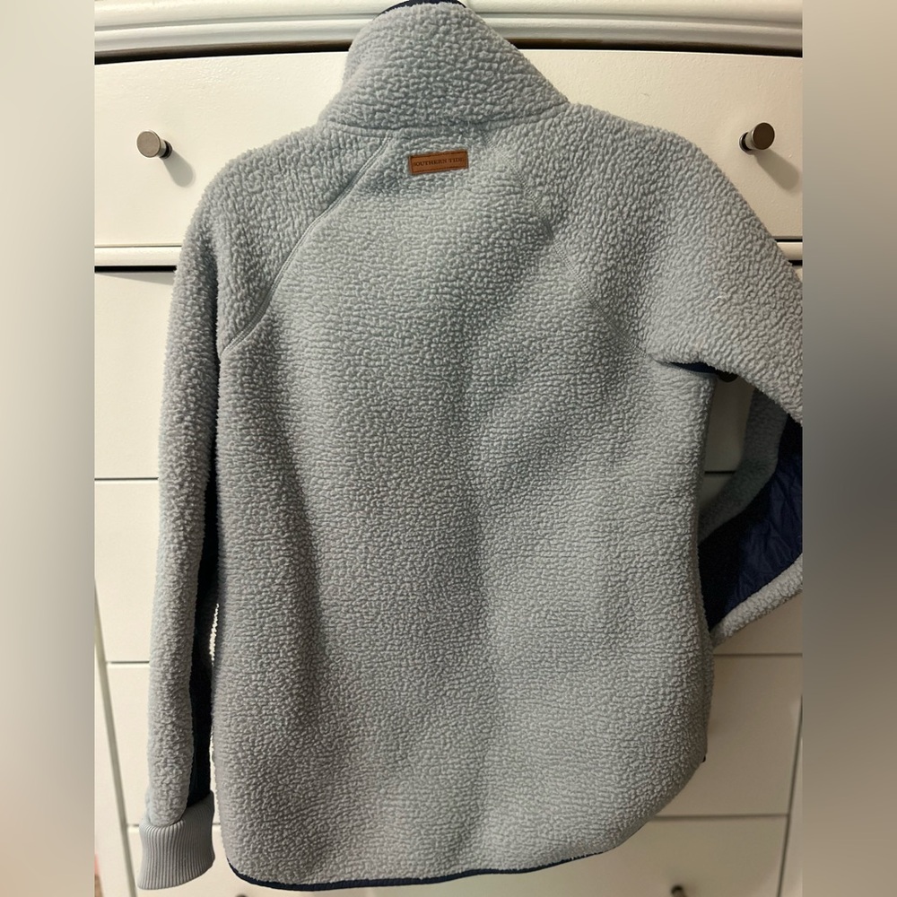 Southern Tide pullover - Picture 4 of 4